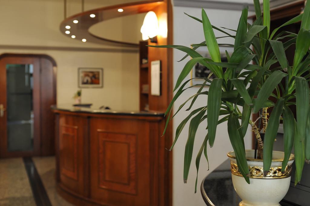 Hotel Bertusi ポッレッタ・テルメ エクステリア 写真