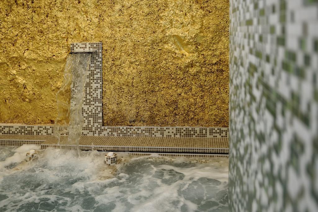 Hotel Bertusi ポッレッタ・テルメ エクステリア 写真