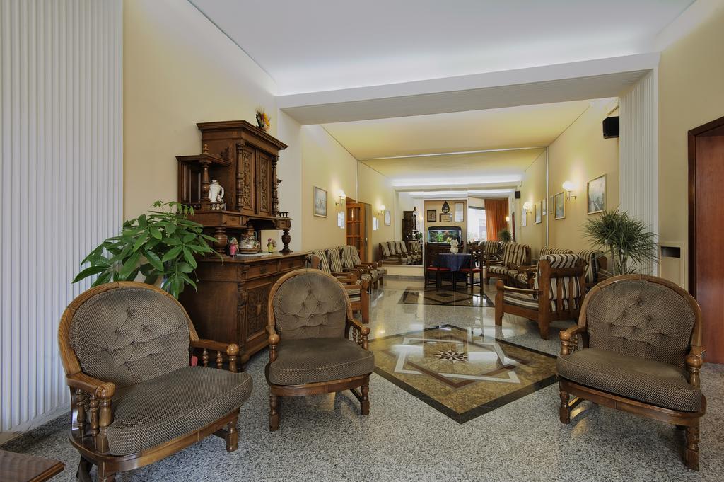 Hotel Bertusi ポッレッタ・テルメ エクステリア 写真